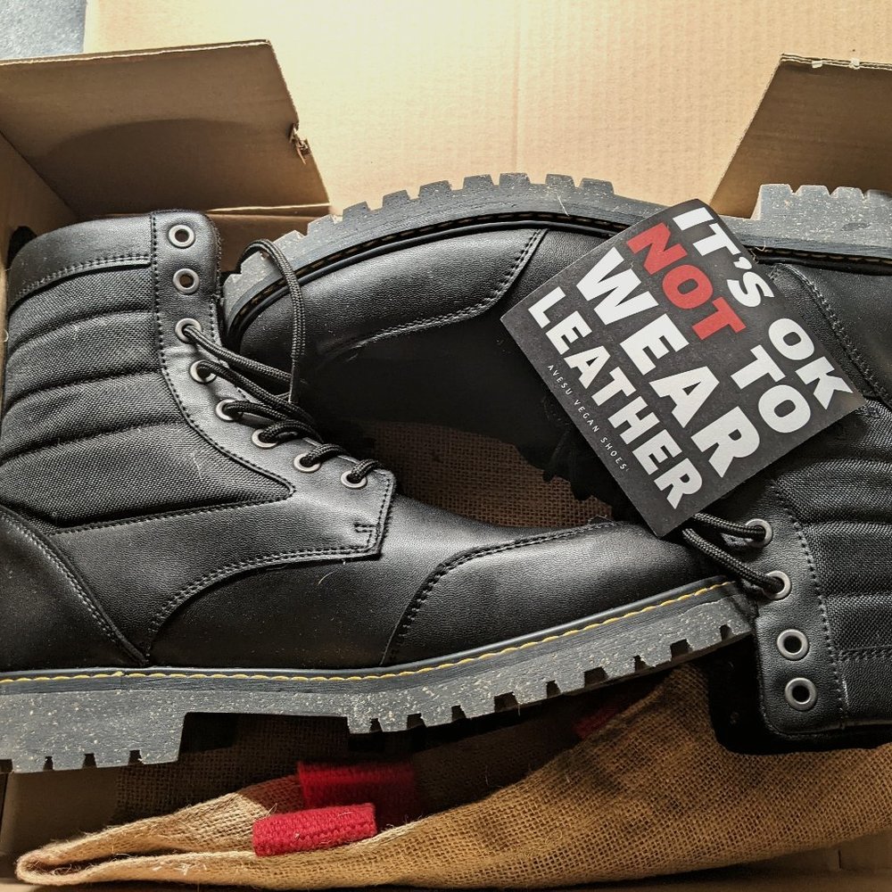 Men's Vegan Boots Size 9 Black Unworn